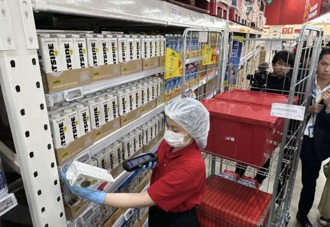 从投资中国到抄中国作业，时代彻底反转了，世界都开始向中国交学费。

1979年的