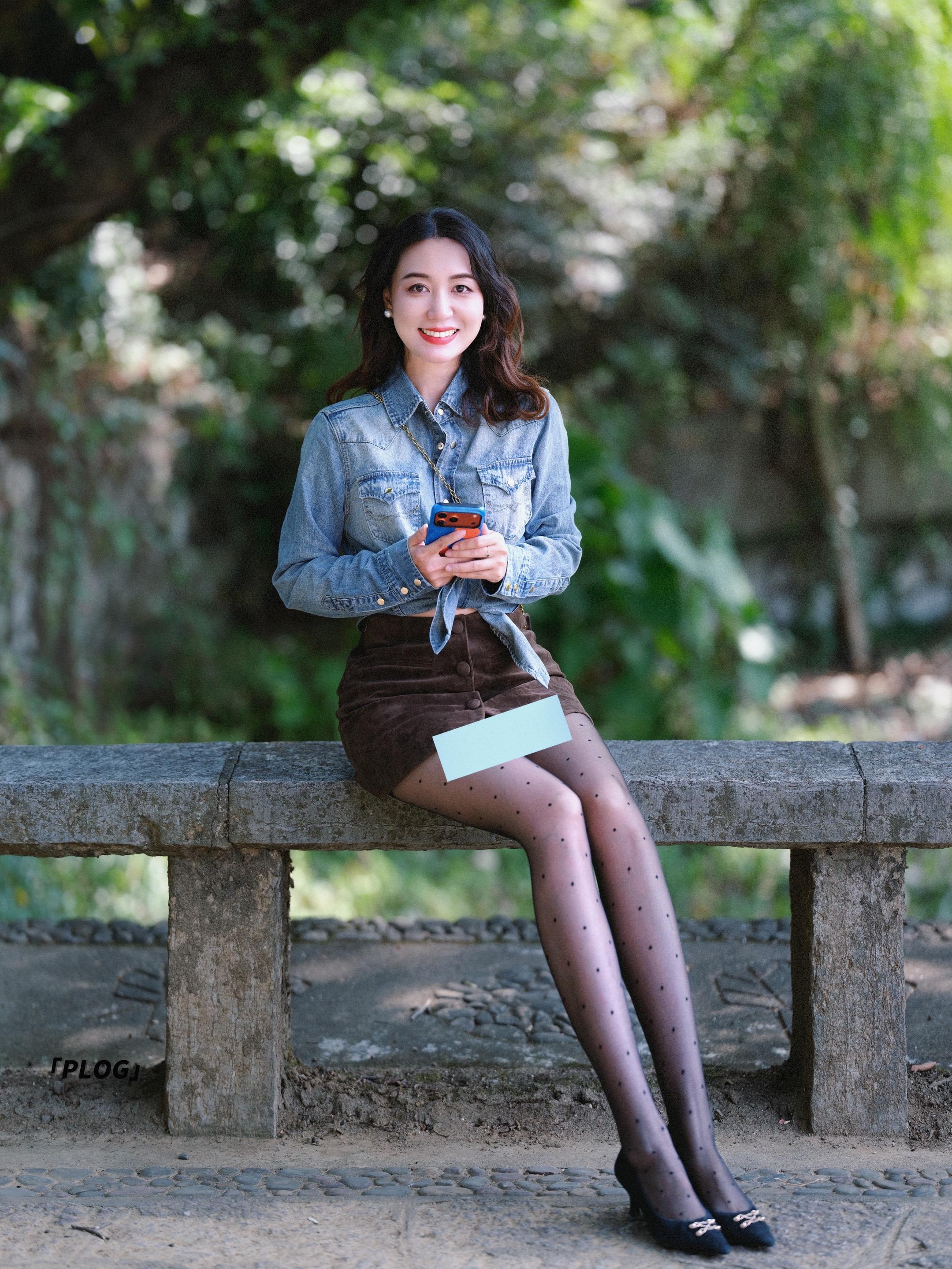 在这个落叶像雪的季节。