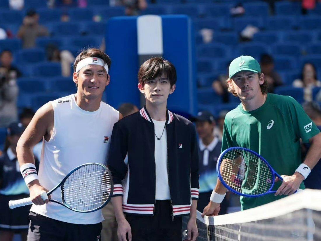 2026让更好发生不是所有牛奶都叫特仑苏网球场上的每一次挥拍，都是向更好的奔赴。