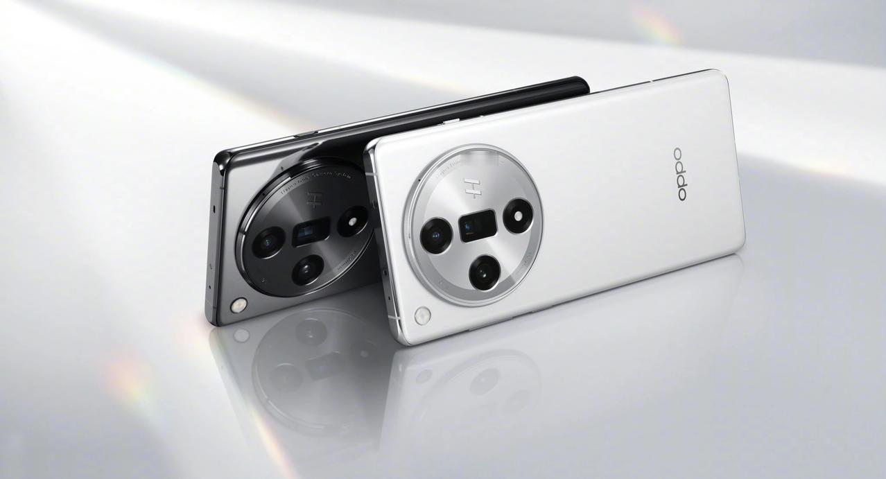 OPPO老喜欢把好东西藏后头，卫星通信版Find X7 Ultra是这样，白色版