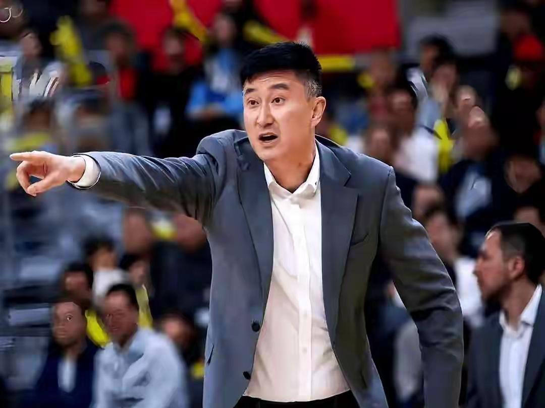 你说奇怪不奇怪？自从曝出杜锋下课的消息后，很多辽宁自媒体纷纷发文，追溯杜锋在广东