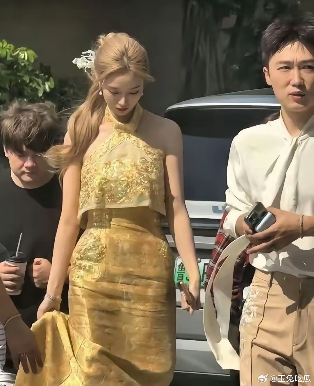 一直以为徐艺洋身高还行，结果她和别人同框，好家伙，原来她这么高！​​​