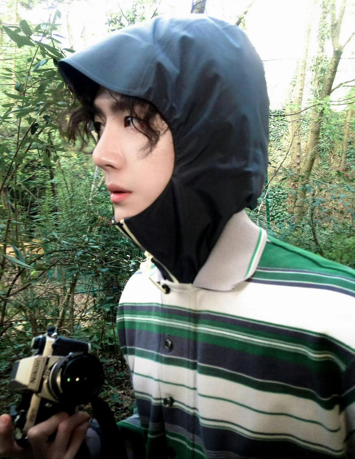 巴黎时装周上的lacoste王一博穿搭在🍠上火了！王一博不愧是引领潮流的人 