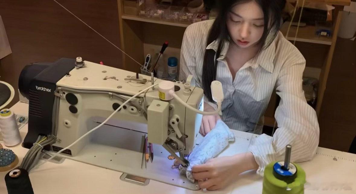 周佑凌你好贴心啊，活该你有老婆！柳宝也是什么都会，多才多艺～～柳周cp[超话] 