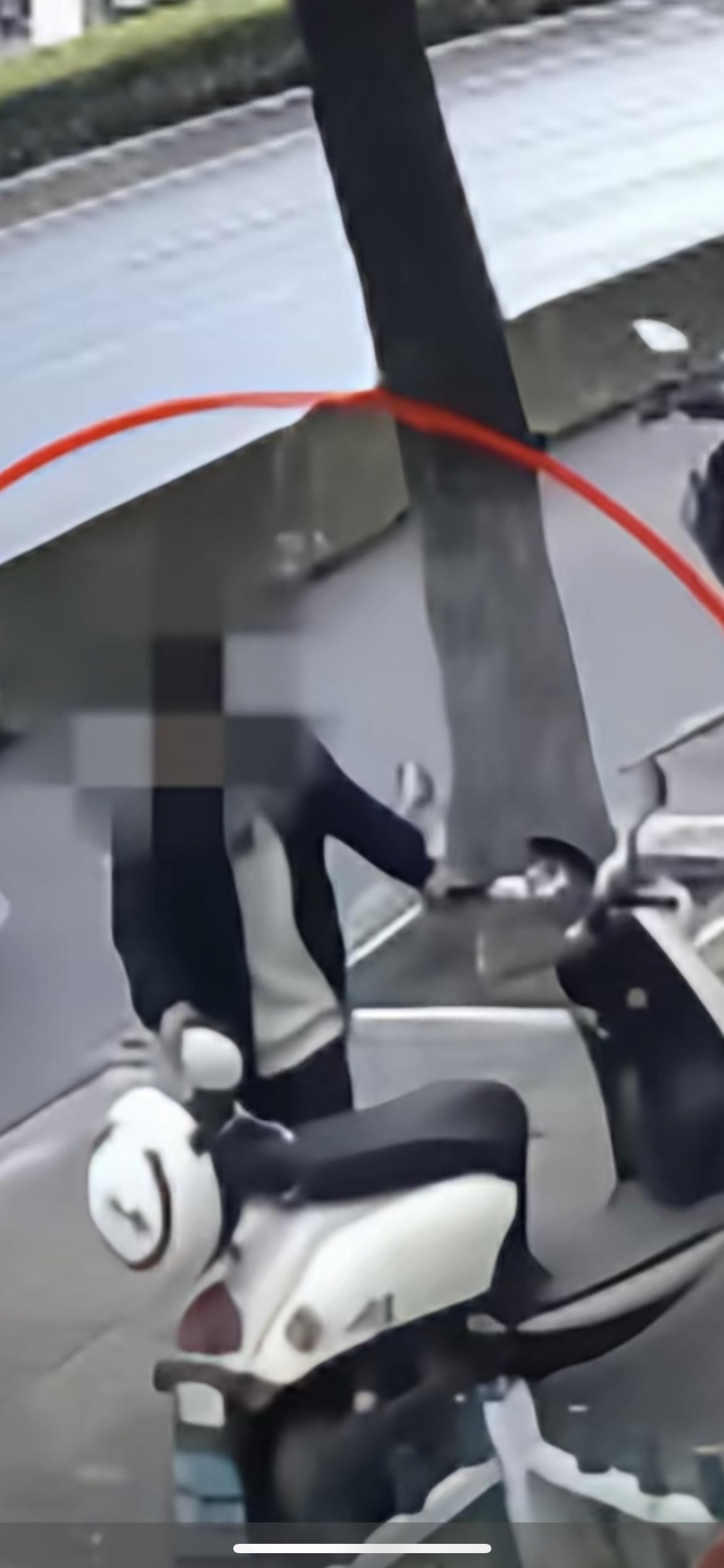 近日，上海青浦警方成功破获一起盗窃电动自行车案。一男子将偷来的电动自行车，竟转头