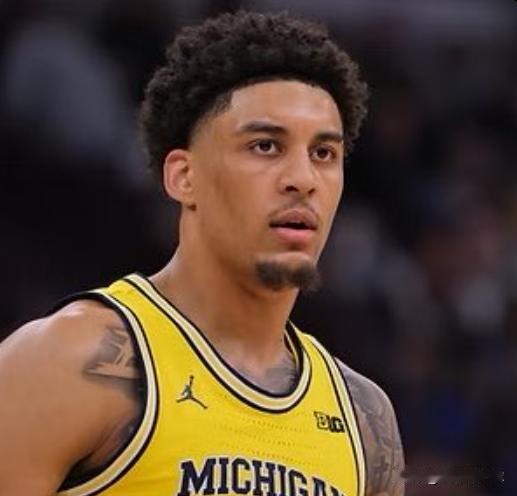 今年NBA选秀这插曲是真的多，勇士的经理邓利维跟老板拉科布还吵起来了，原因就在这