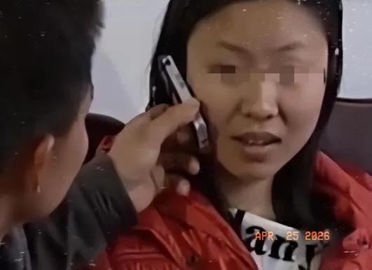 1990年，李立群从台湾回到大陆，找到了同父异母的大哥，见到大哥家一贫如洗，他拿