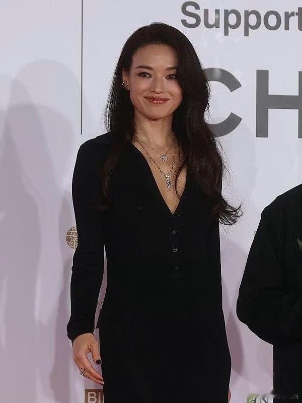 舒淇获釜山电影节最佳导演奖舒淇凭借女孩获釜山电影节最佳导演舒淇获釜山电影节最佳导