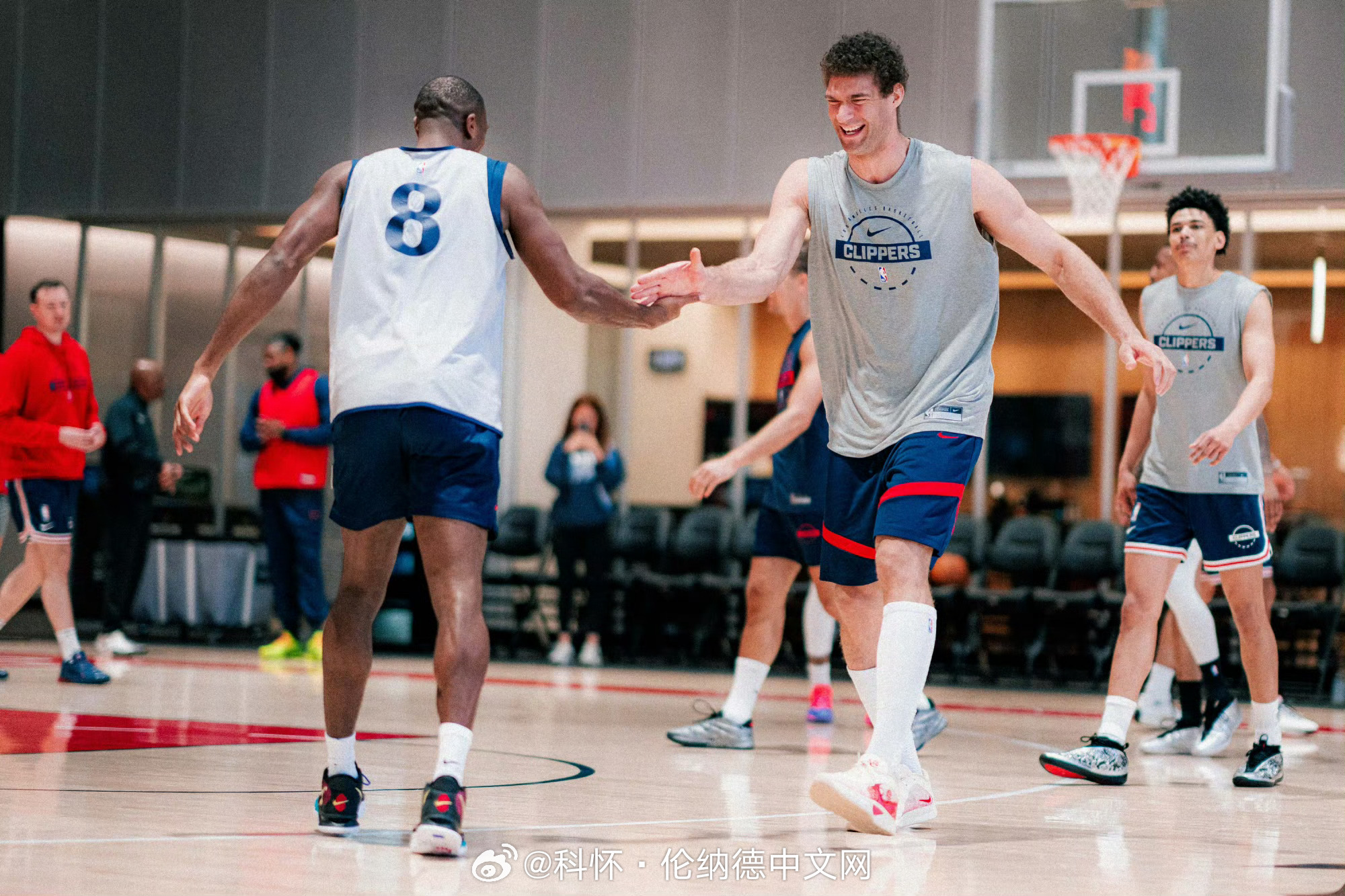 全队合练，明后天背靠背对阵鹈鹕和勇士！快船