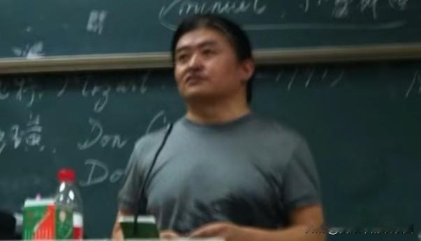 如何看刘欢不开演唱会

近日，关于已故著名音乐人刘欢，生前不开演唱会的话题在网上