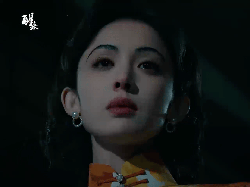 娜扎点烟镜头封神 这绝对是金宝的标志性高光时刻，风波平息安静点上一支烟，不靠刻意