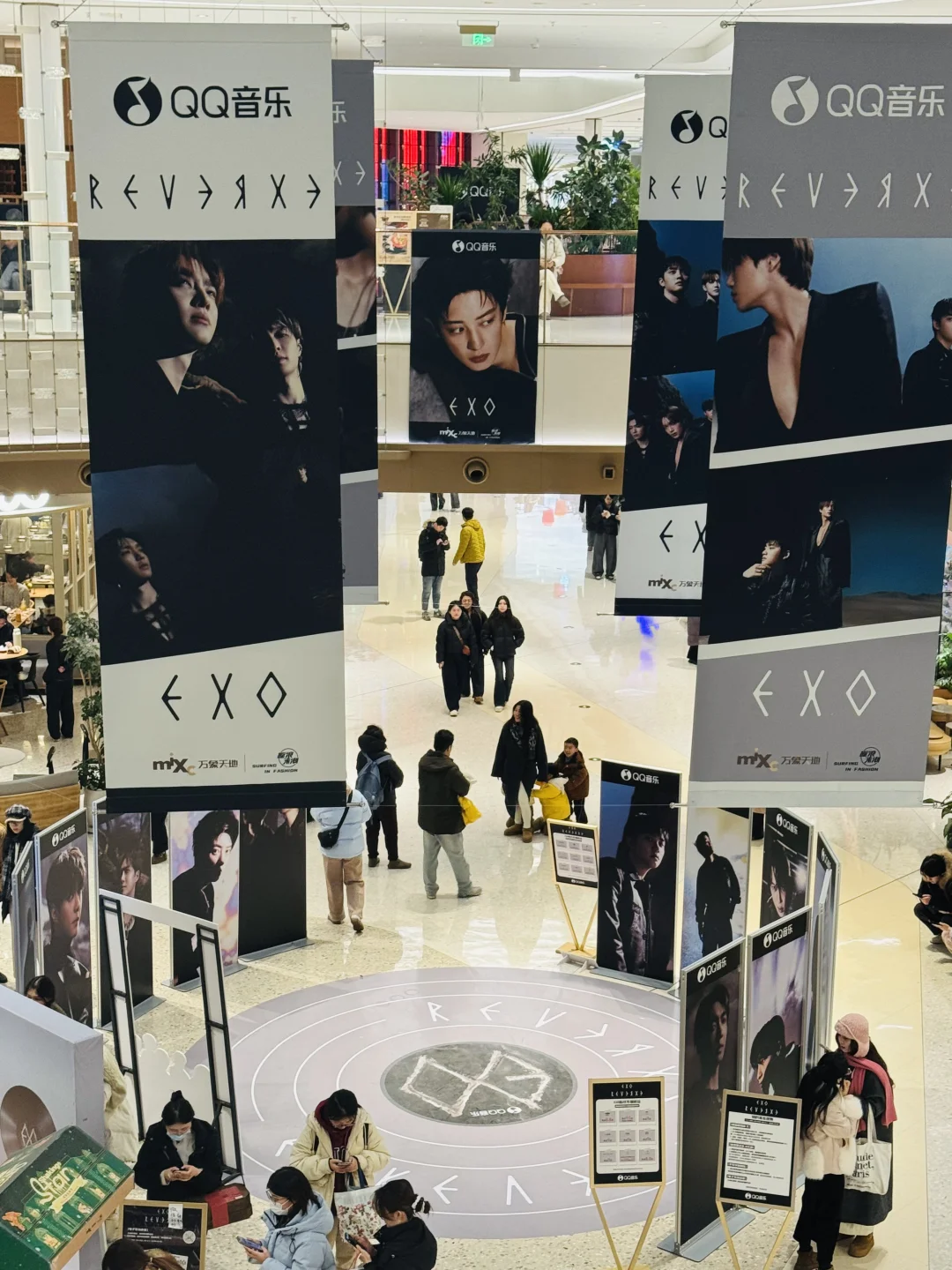 家人们谁懂啊！在南京万象看到了exo 痛楼！！