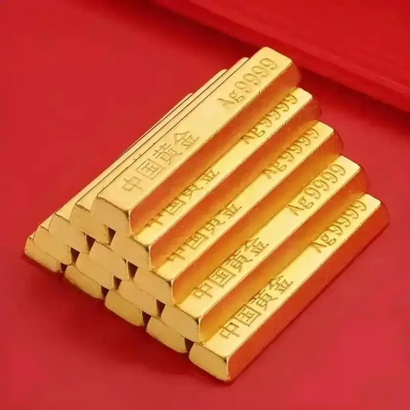 金价急速飙涨之前还一度以为要降回8开头了，看来黄金还是太坚挺了。 