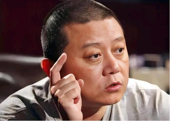 突然发现统一台湾省的建议，王朔的思路太妙了！他曾说，统一台湾不需要打仗，先宣布台