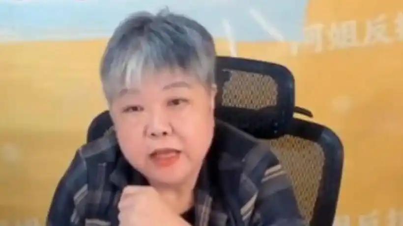 煽风点火，侮辱郑丽文，黄光芹到底是怎样的货色？
 
5月13日国民党彰化提名魏平