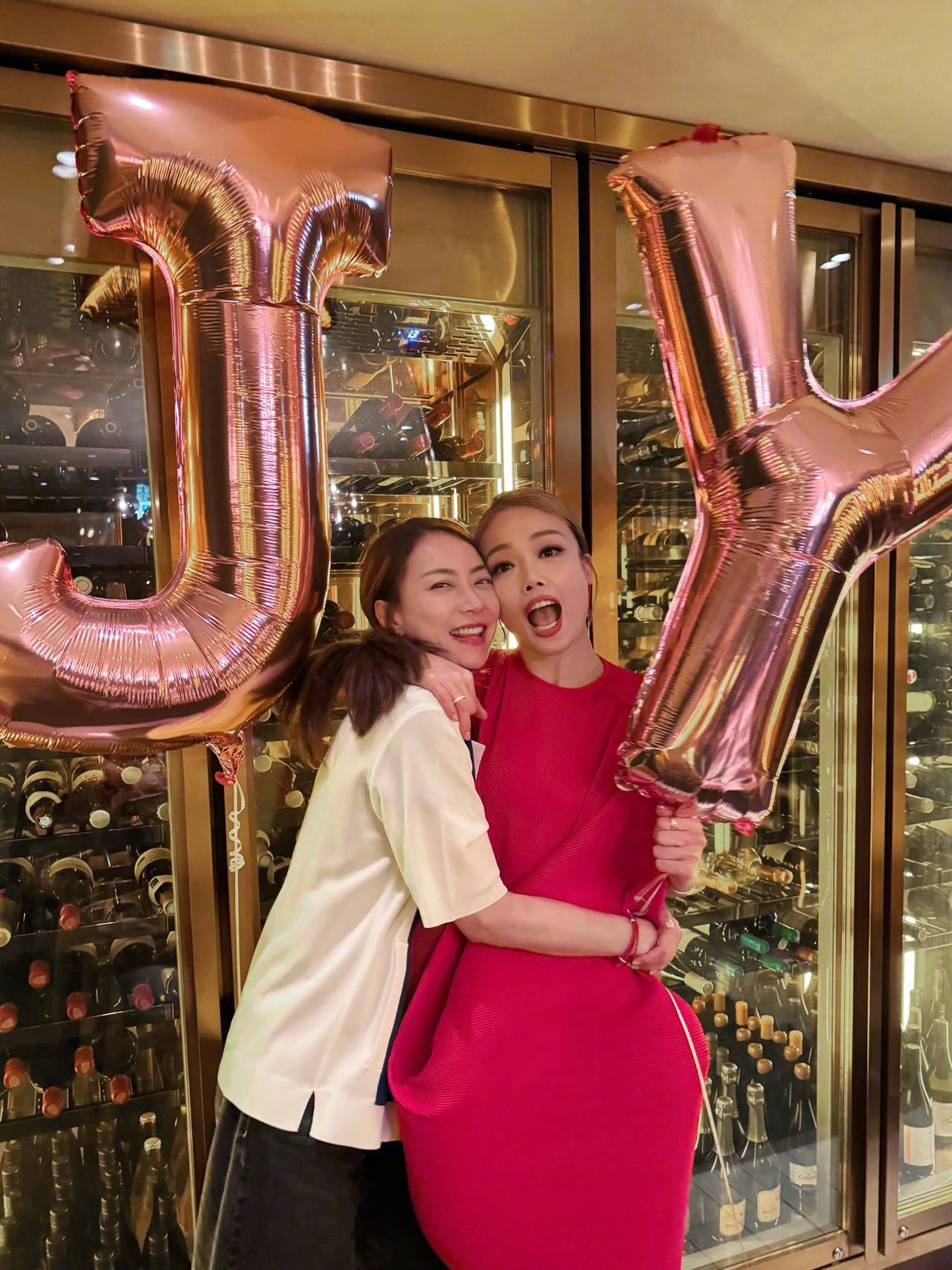 容祖儿生日和霍汶希蔡卓妍关智斌一起过  今年生日是和 一起庆祝的！神仙友情局太绝