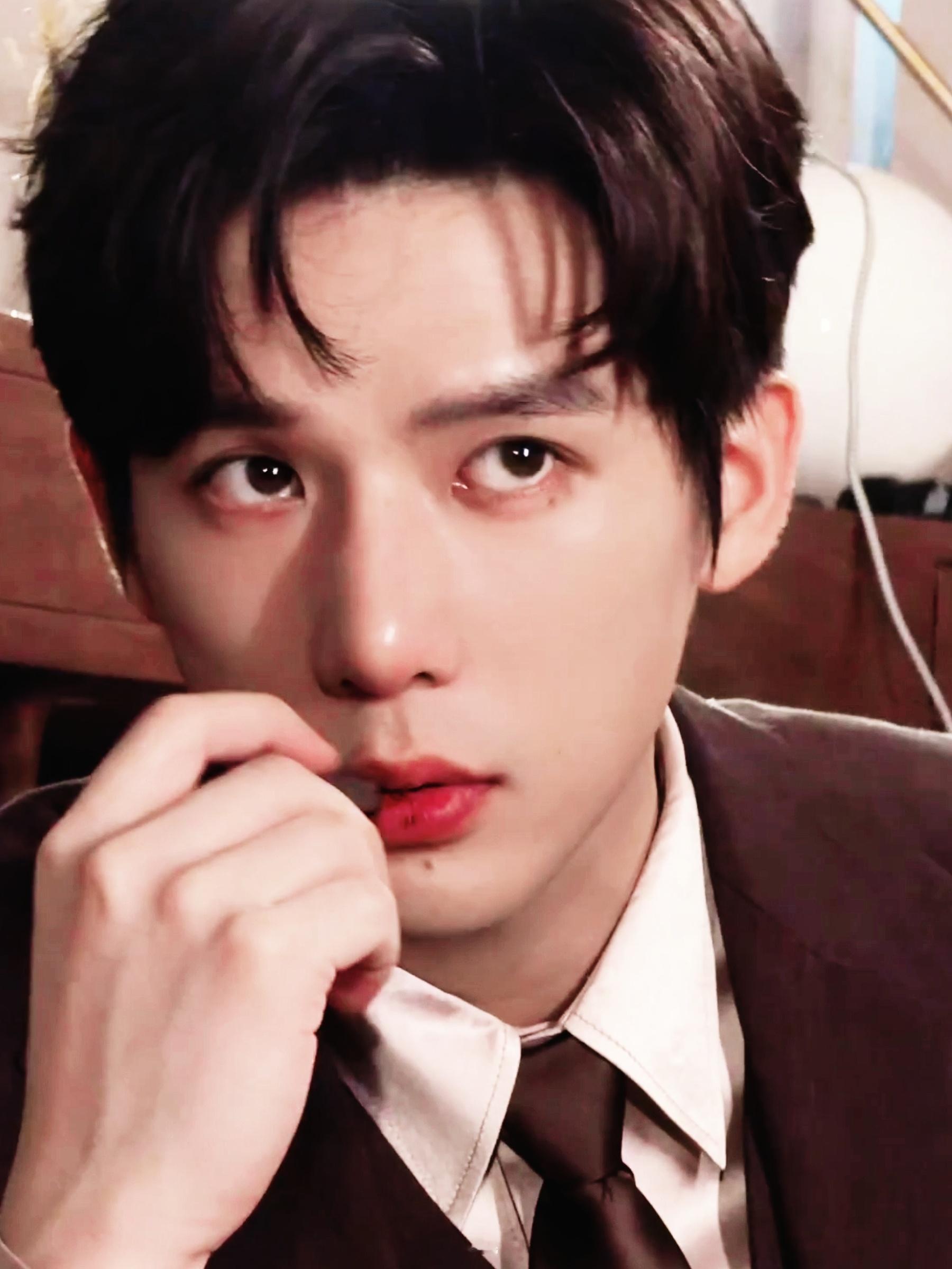 🍫巧克力味儿的王安宇斯哈斯哈·王安宇棕色西服套装