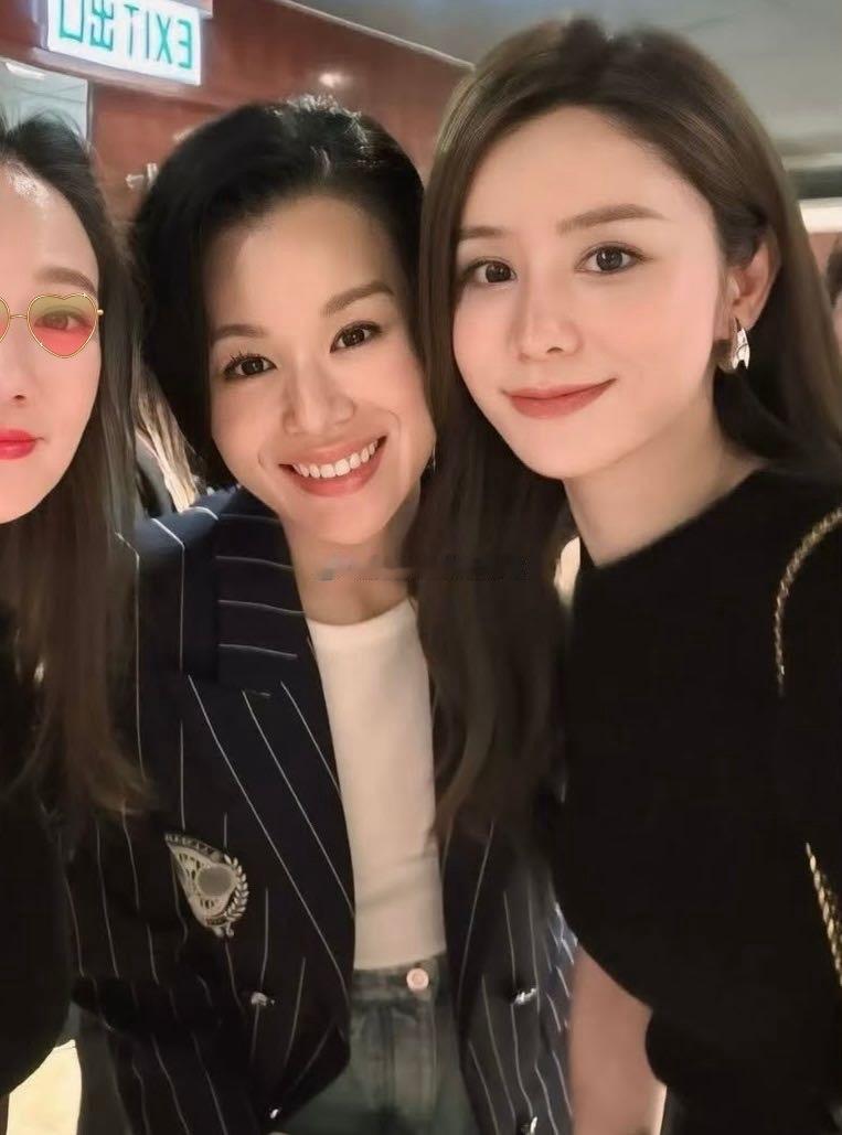 胡杏儿张馨月合照 ​​​