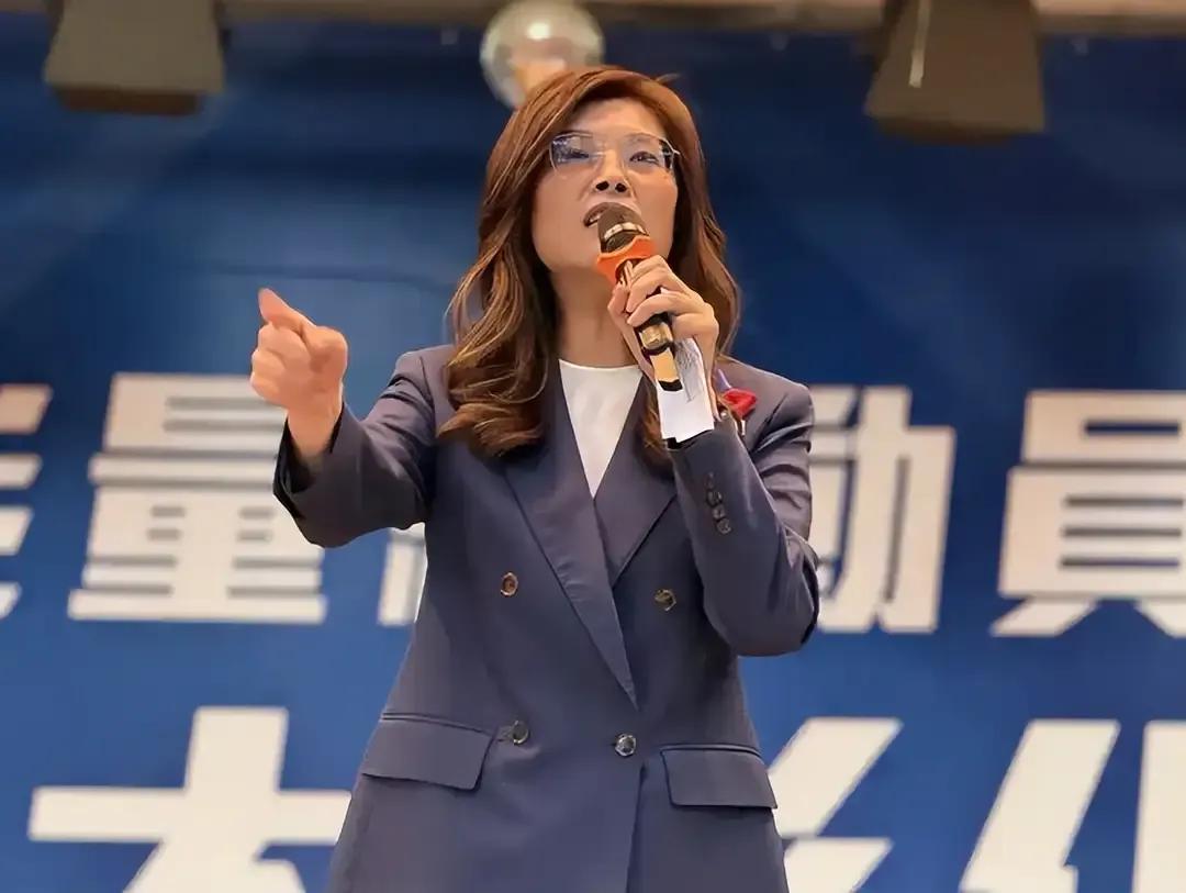 要说国民党里玩拉帮结派、搞派系平衡那一套，郑丽文还真未必玩得过那些浸淫政坛几十年