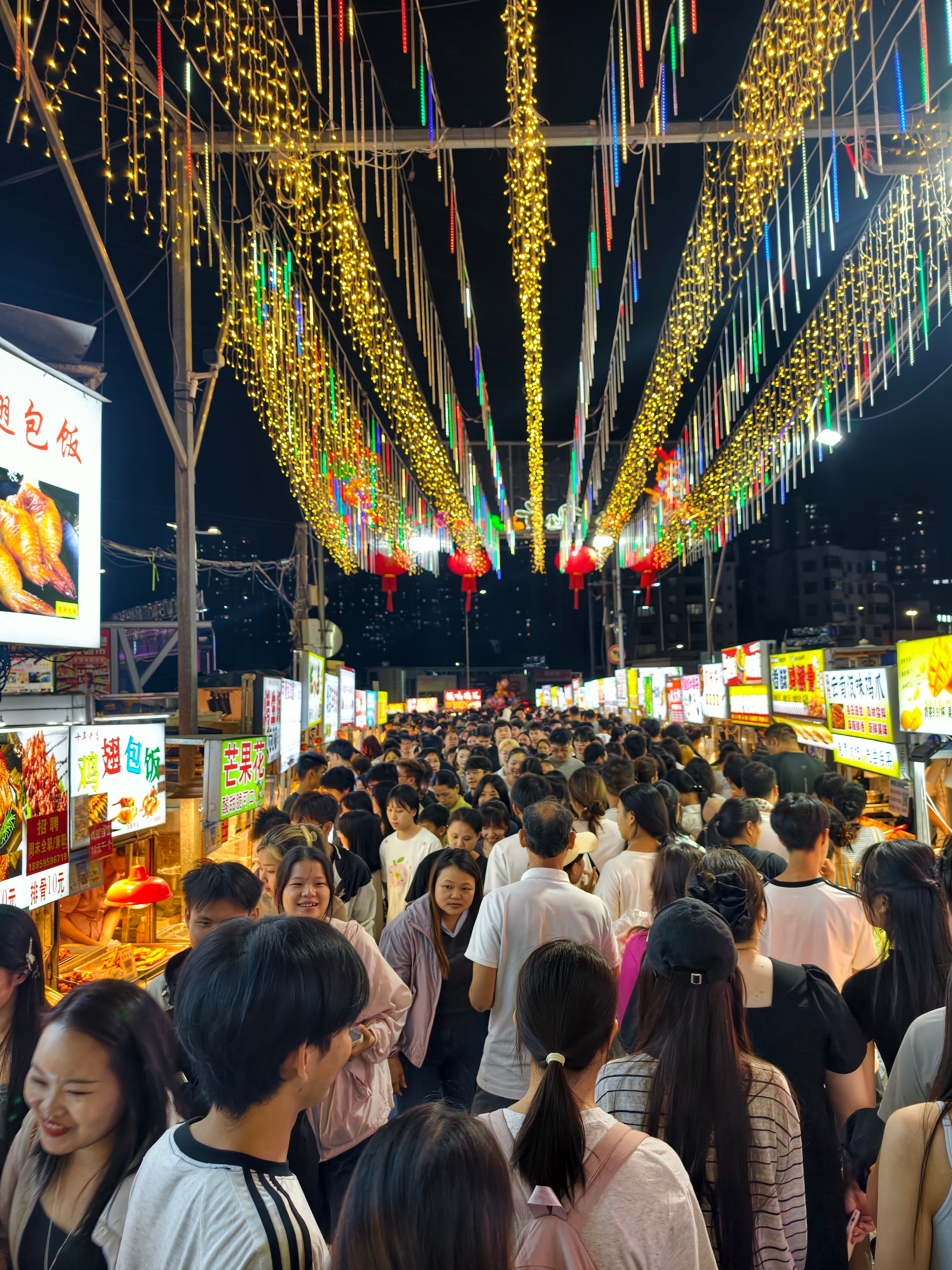 还是大学旁边的夜市更胜一筹  ​​​