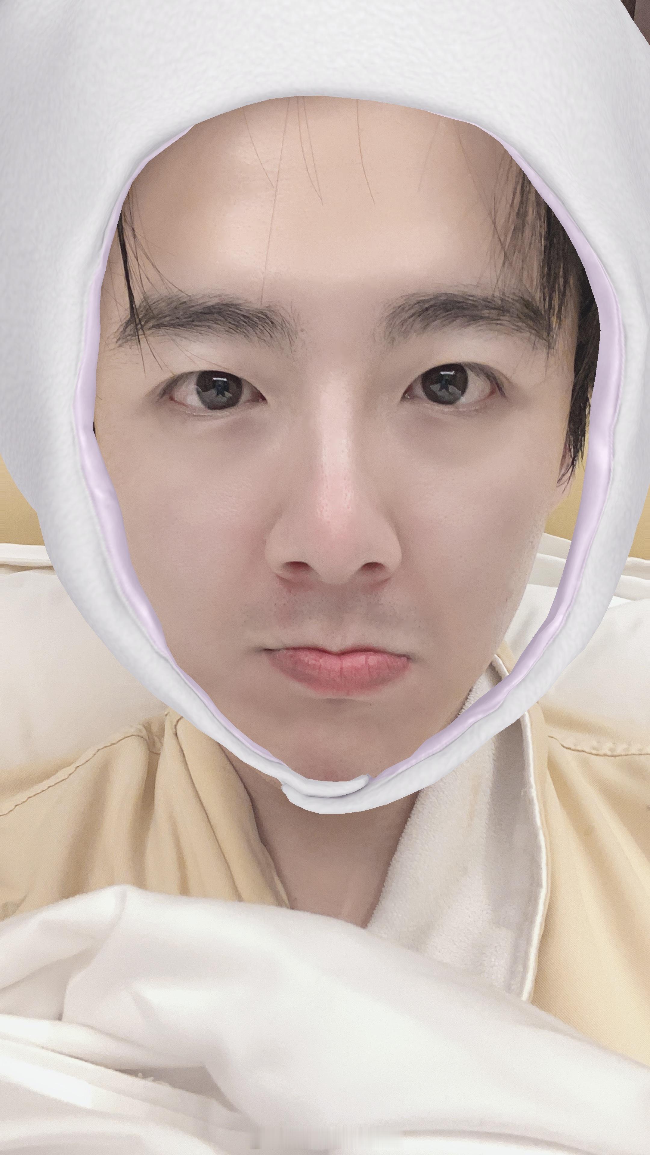 刘宇宁的2025巡演 🐾刘宇宁玫瑰丛生 🐾摩登兄弟 宁这个小造型也太可爱了吧