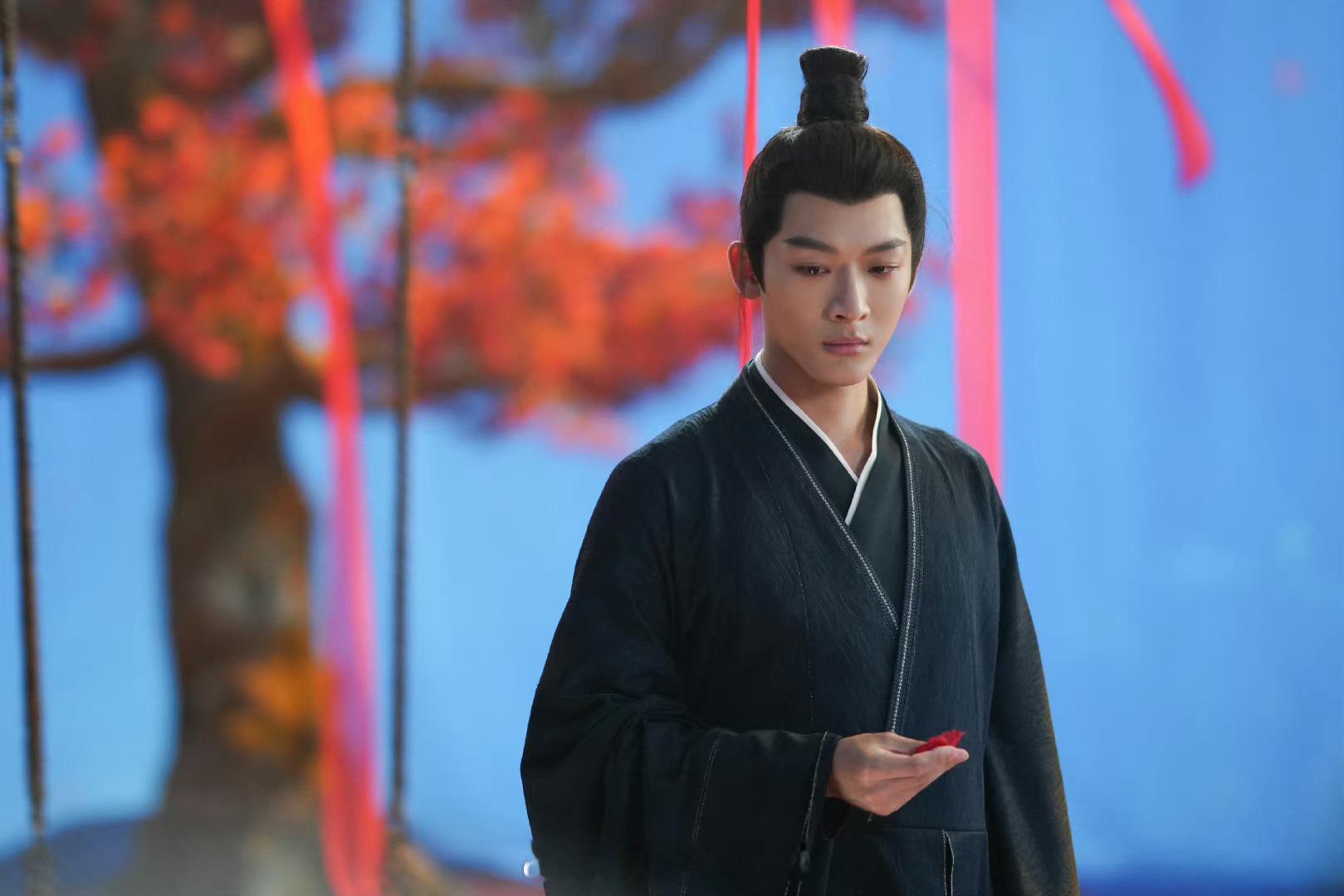 #张晚意哭戏后劲好大#张晚意的哭戏真的很绝呀，代入感非常的强，每每看到他流泪，后