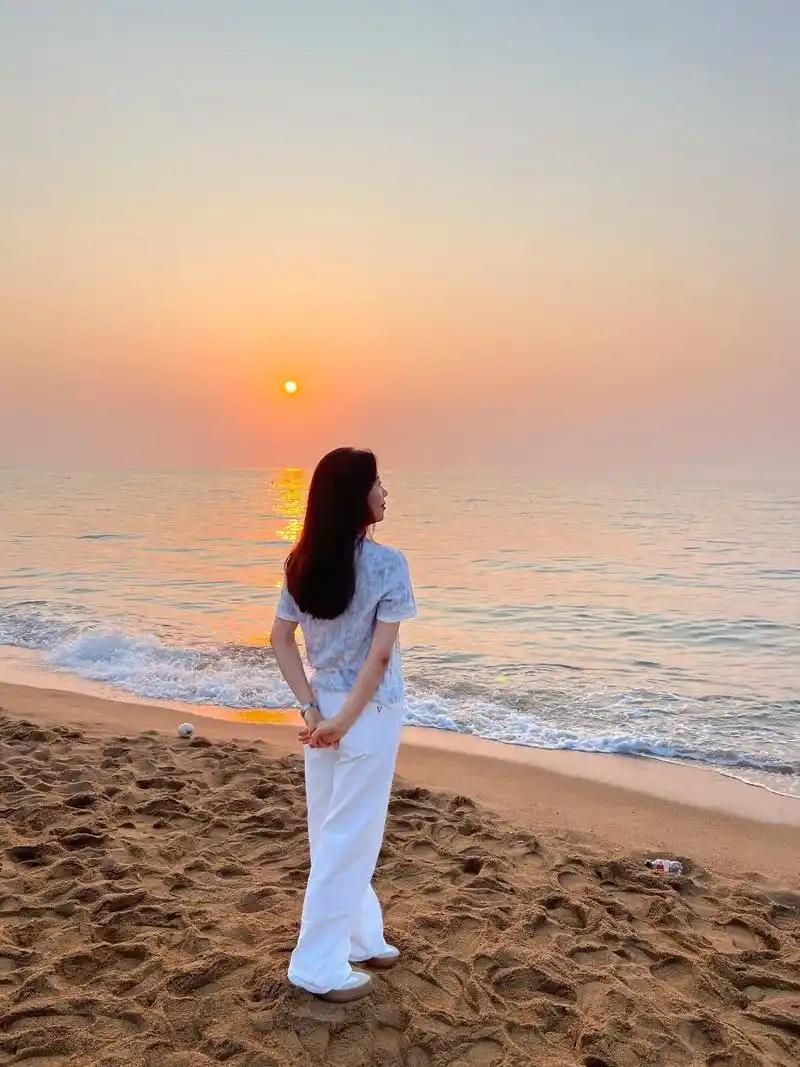 下联：东海观朝日东升。