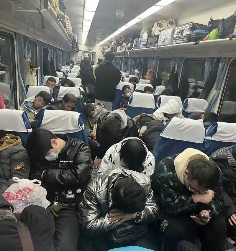 【琅河财经】有意思…读书无用论又来了
以前持“读书无用论”论调的主尤其喜欢拿80