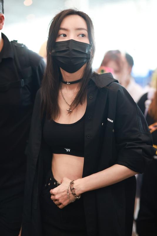 于文文出席活动回应身体状况，此前在演出中晕倒被紧急送医据悉，于文文此次出席活动状