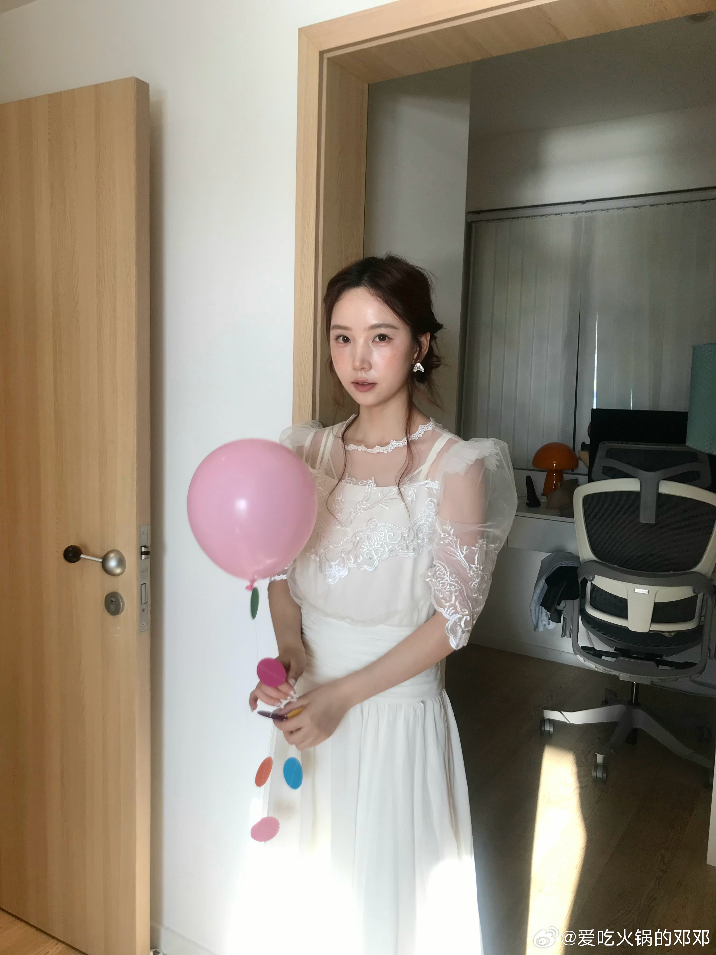 不配合拍照的小孩哥和爱拍照的妈妈姐