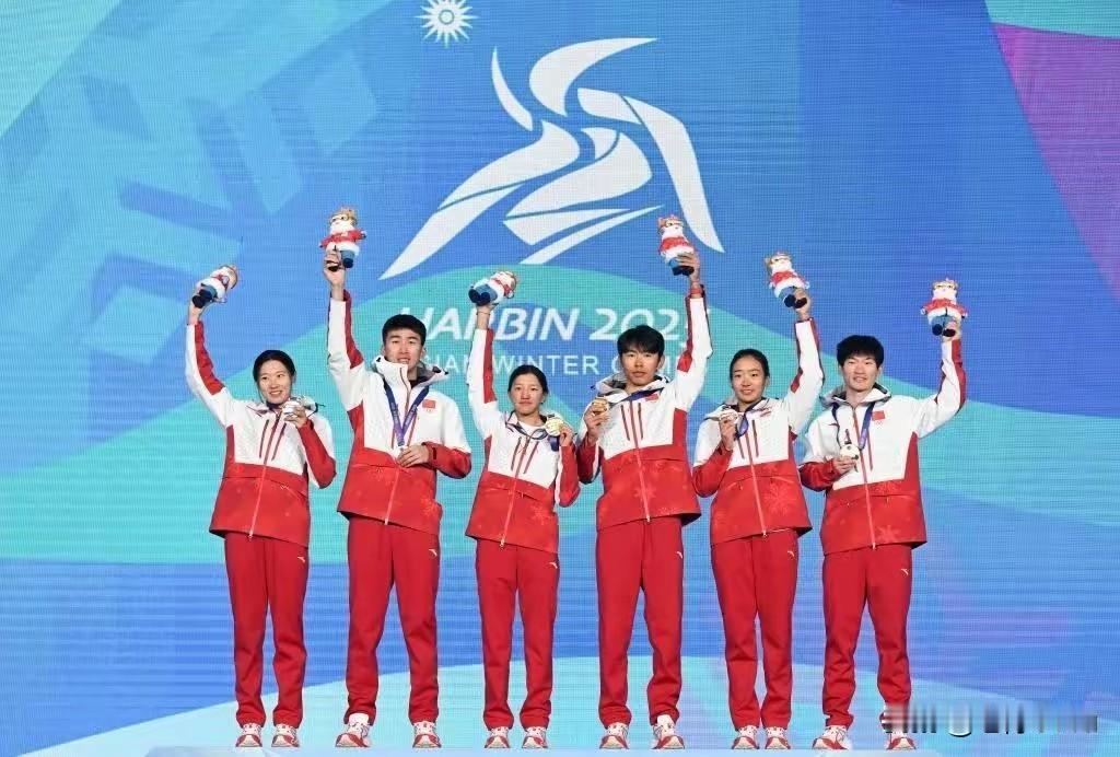 2025年中国体育竞技与全民
双向奔赴 展现多元活力
2025年中国体育竞技与全