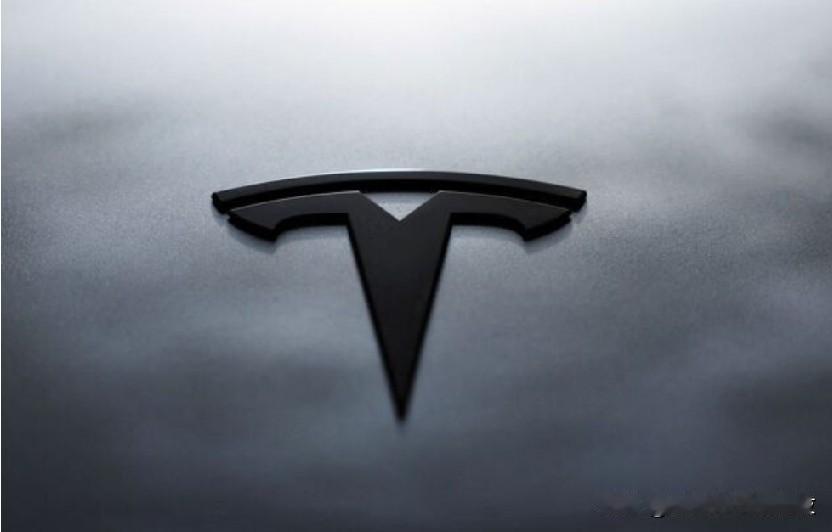 据《华尔街日报》报道，特斯拉认为出售中国业务将为 SpaceX 潜在的合并铺平道