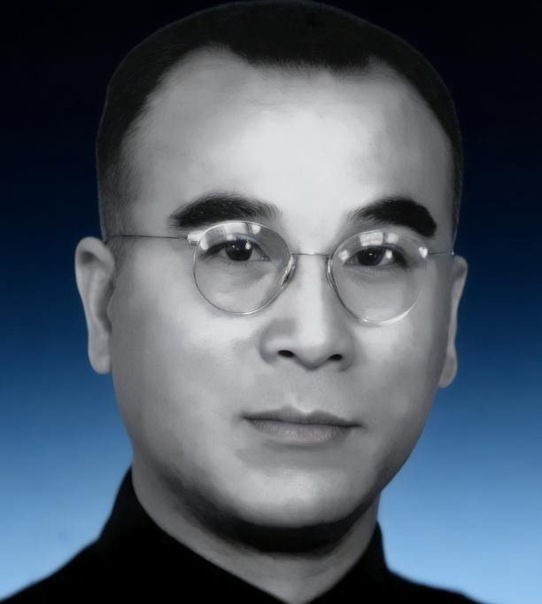 1949年南京，保密局的特务已经把上万名共产党员的处决名单划好了红叉，就等一声令