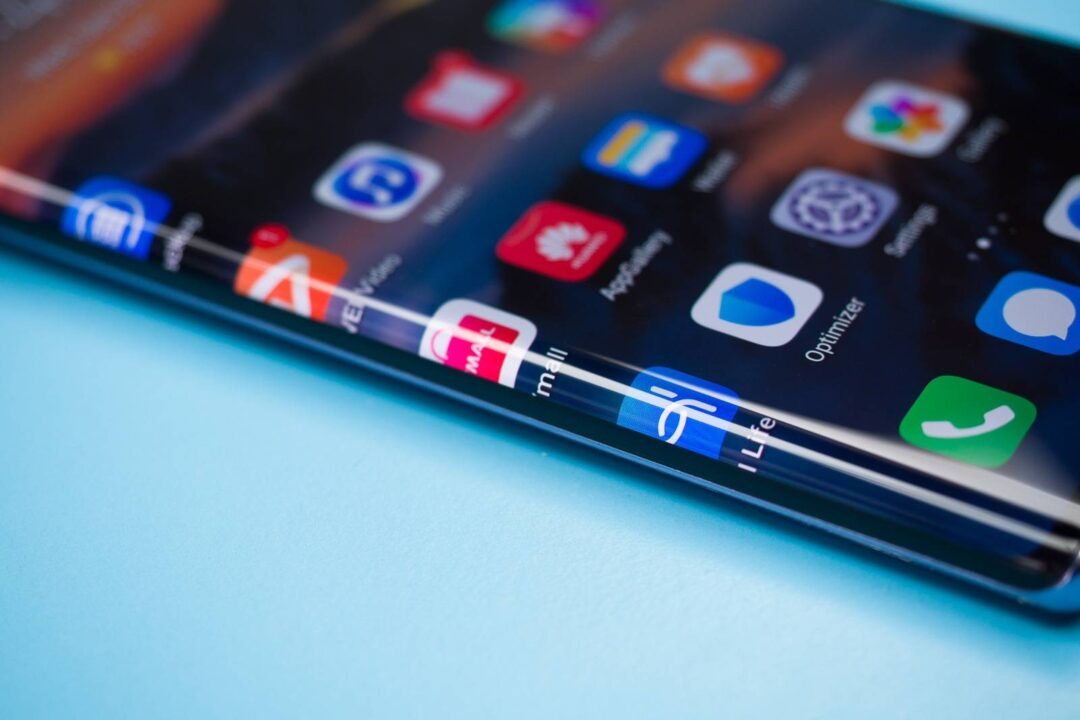 哪些手机功能是厂商一厢情愿 ？说起这个，我就想吐槽下曲面屏了。厂商总觉得大曲度的