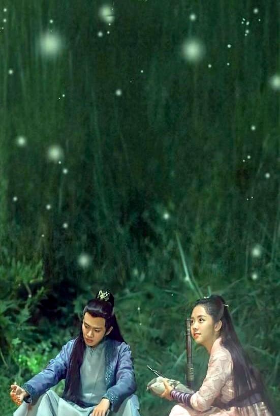 娃娃脸也能演法官，她怎么做到的？

谭松韵去法院实习，把娃娃脸留在生活里，把法官