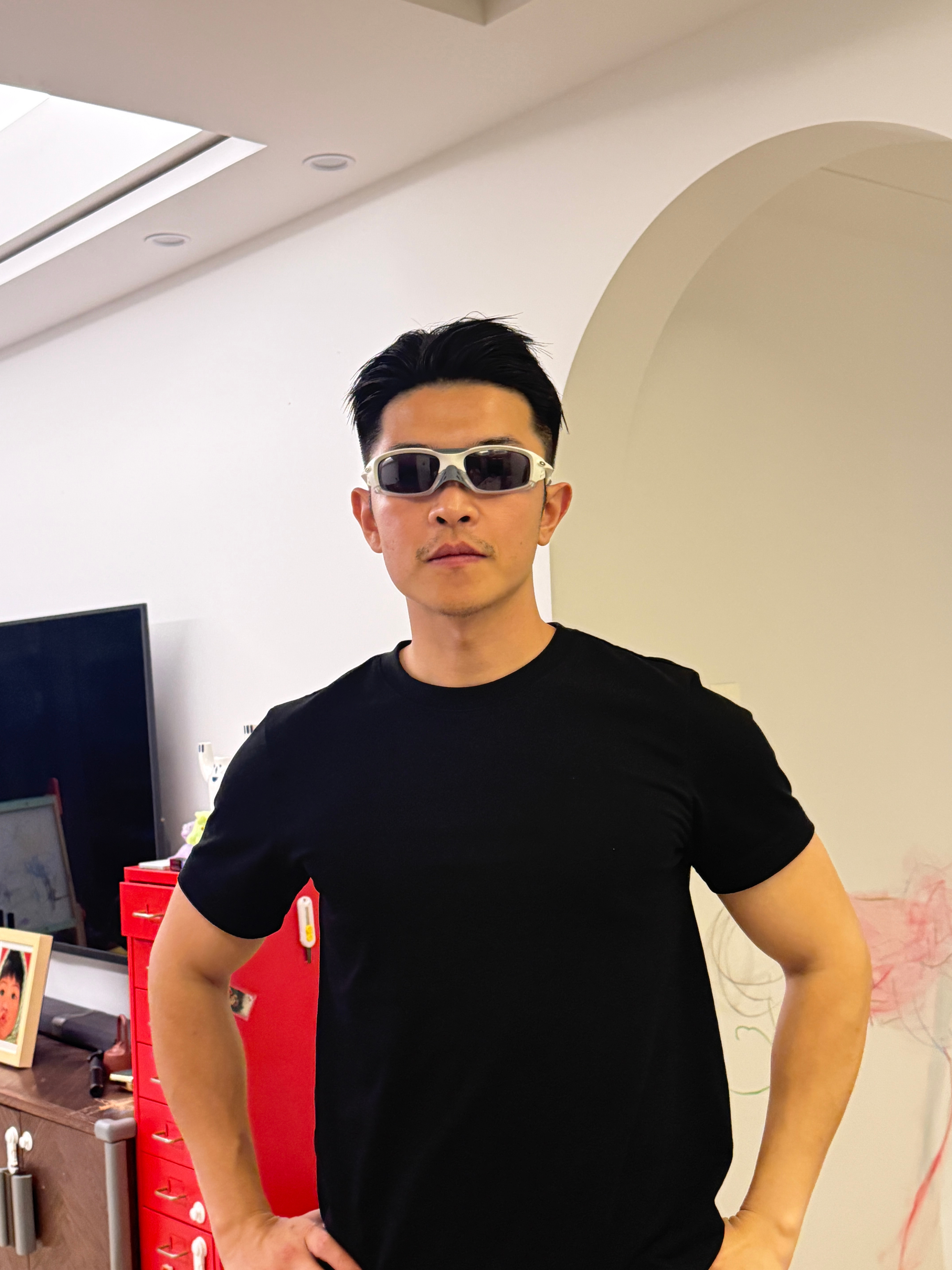 旅蛙又时尚消费了可怕墨镜一副我跟他说要是再丢了这辈子别想买墨镜 