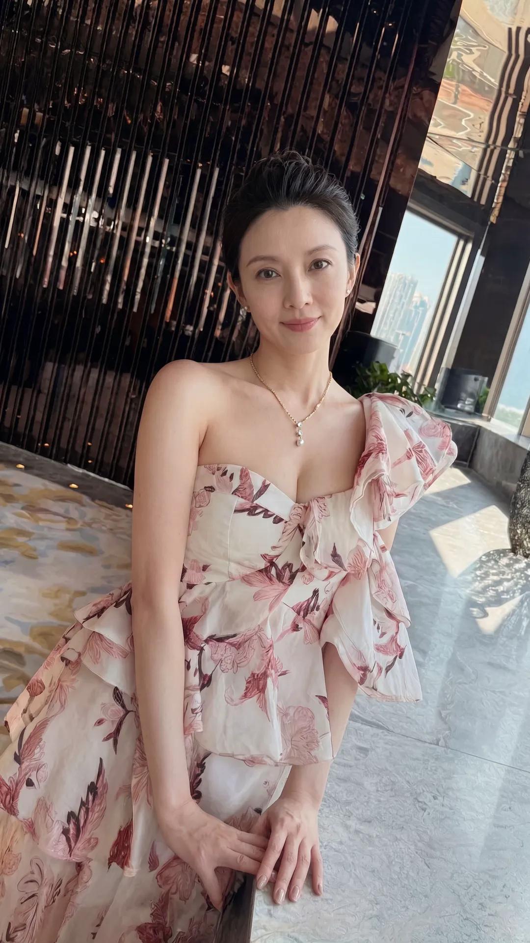 女人如何穿出含蓄的性感?