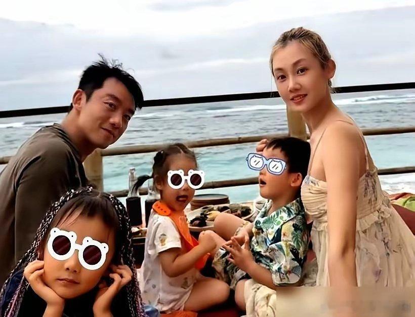 三年抱仨，血压偏低，紧急剖腹，34周早产的苗苗，竟然还有心思指挥摄影师调整机位？