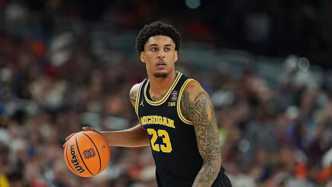 NBA夏联加州站，勇士血虐湖人！
夏联开打，勇湖相遇，新秀考察，熟人露脸，勇虐湖