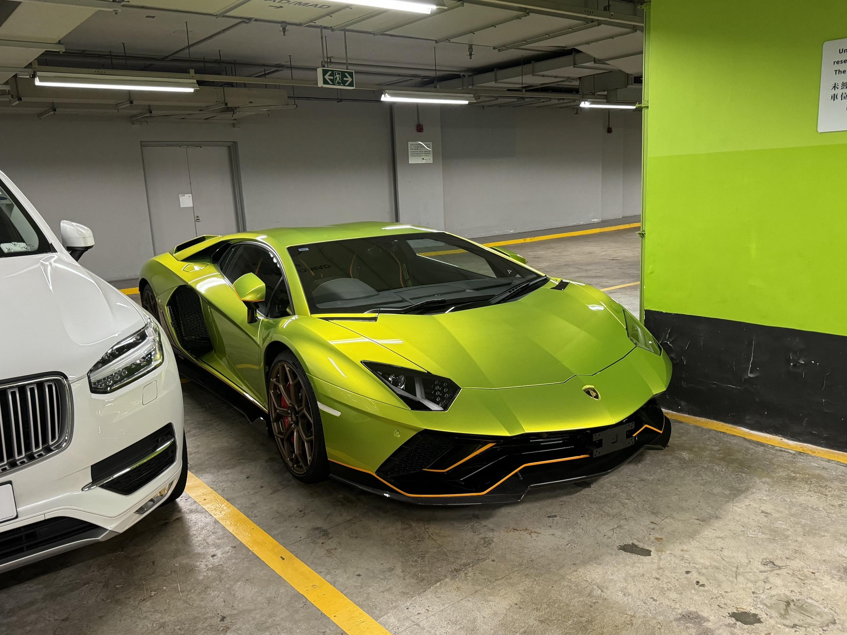 兰博基尼LP780-4Ultimate.香港ifc地库常驻嘉宾，非常亮...