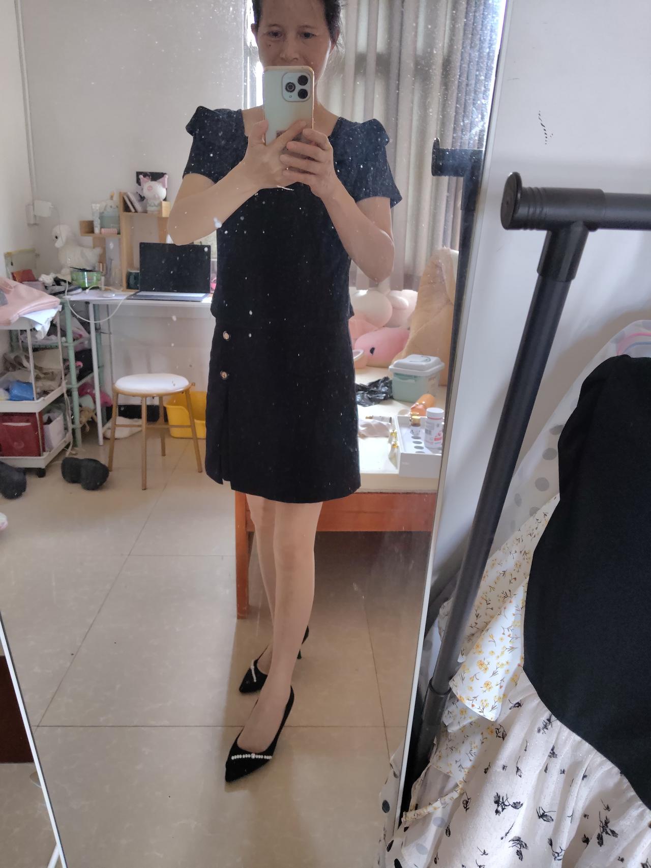 今天休息，是躺平摆烂的一天，原本是想趁着休息，尽量去多互动一点征文，结果没忍住又