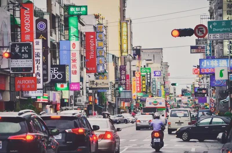 她底气十足呢。我们似乎也只能停止进口水产品和汽车了。毕竟日本对中国的依赖度较低，