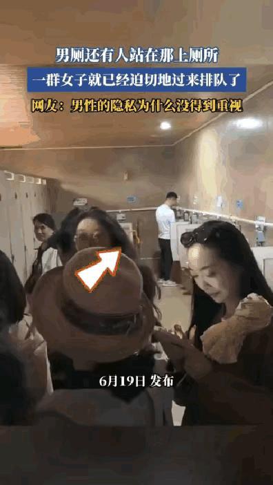 老天呐，她们是怎么做到不脸红的啊！[我想静静][我想静静]