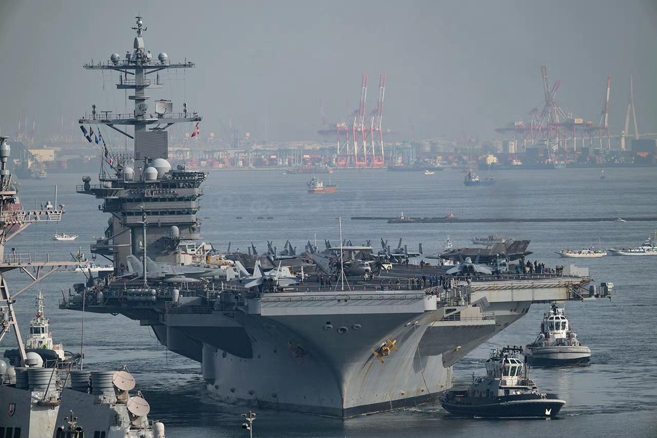 美国海军“乔治·华盛顿”号核动力航母（CVN-73）满载舰载机返回横须贺