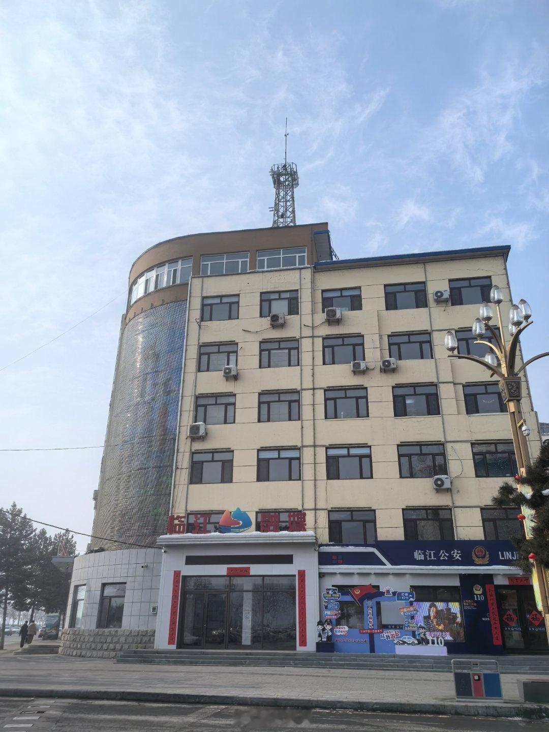 路过就到了江心岛！鸭绿江畔风光如画，边境小城烟火温柔，一步一景皆是临江独有的诗意