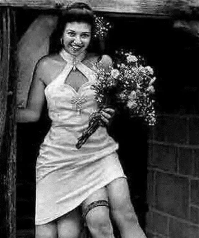 1868年，美国出生了一名4条腿的女婴，在周边所有人的耻笑下一天天成长，她同样也