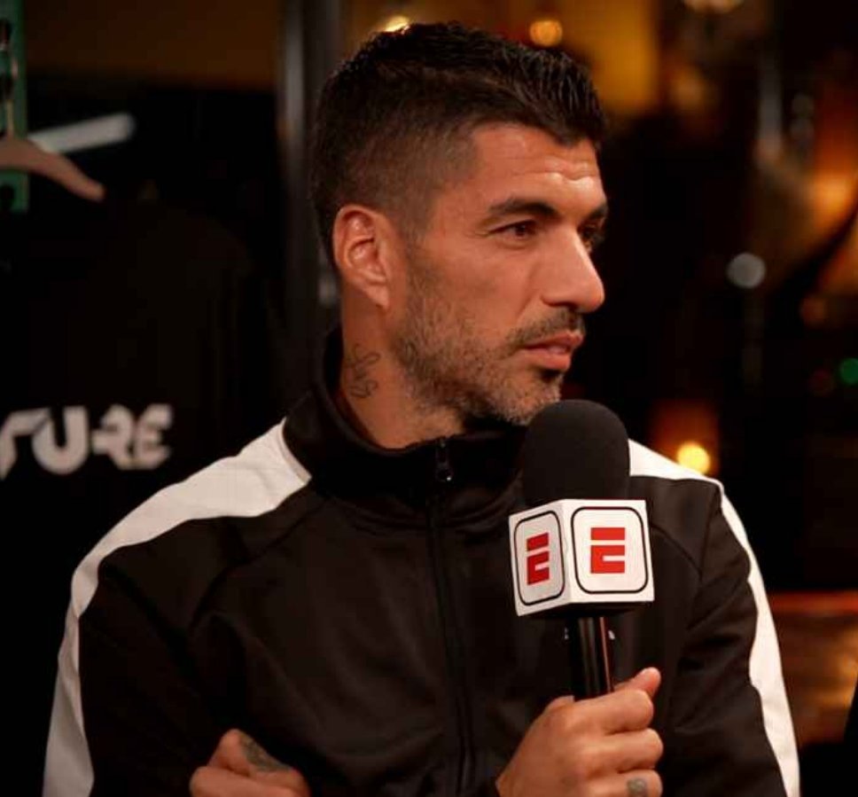 🎙️ 苏牙被问及在连续征战2010、2014、2018和2022四届世界杯后，