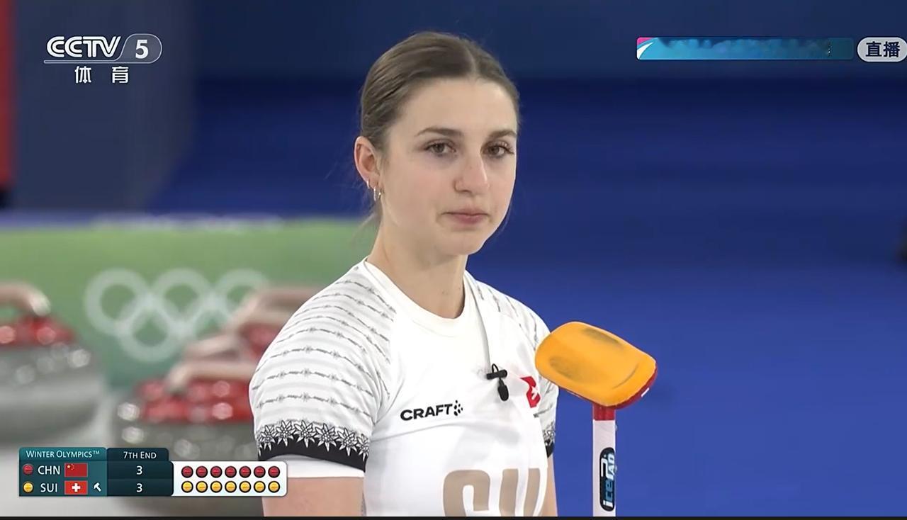 难道女子冰壶队员都有颜值门槛吗？最近米兰冬奥会如火如荼，看了几场冰壶比赛，无论是