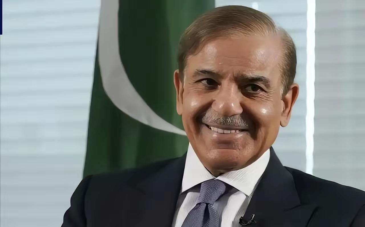 巴基斯坦绝境逢生！150 亿援助火速到账，阿联酋强硬施压彻底落空。近期波斯湾局势