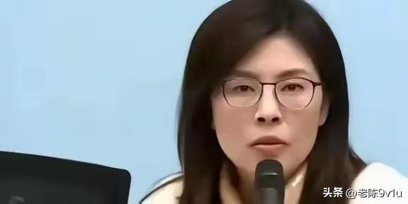 台湾省时事评论员（现国民党主席）郑丽文抛出犀利问题，提醒正视两岸实力对比——解放